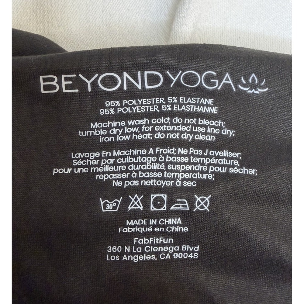 Beyond Yoga Women's Black Hidden Zipper Pocket Packable Infinity Scarf One Size - Picture 5 of 9